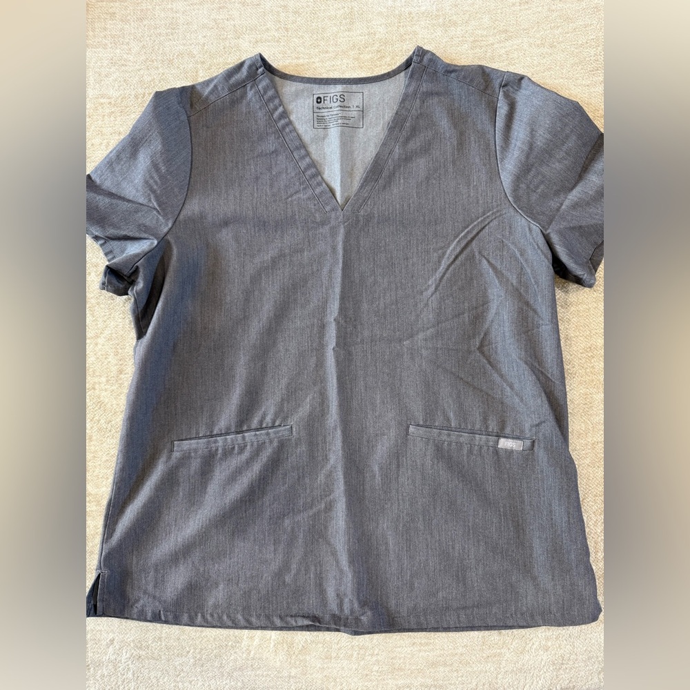 Women’s Figs Scrub Top